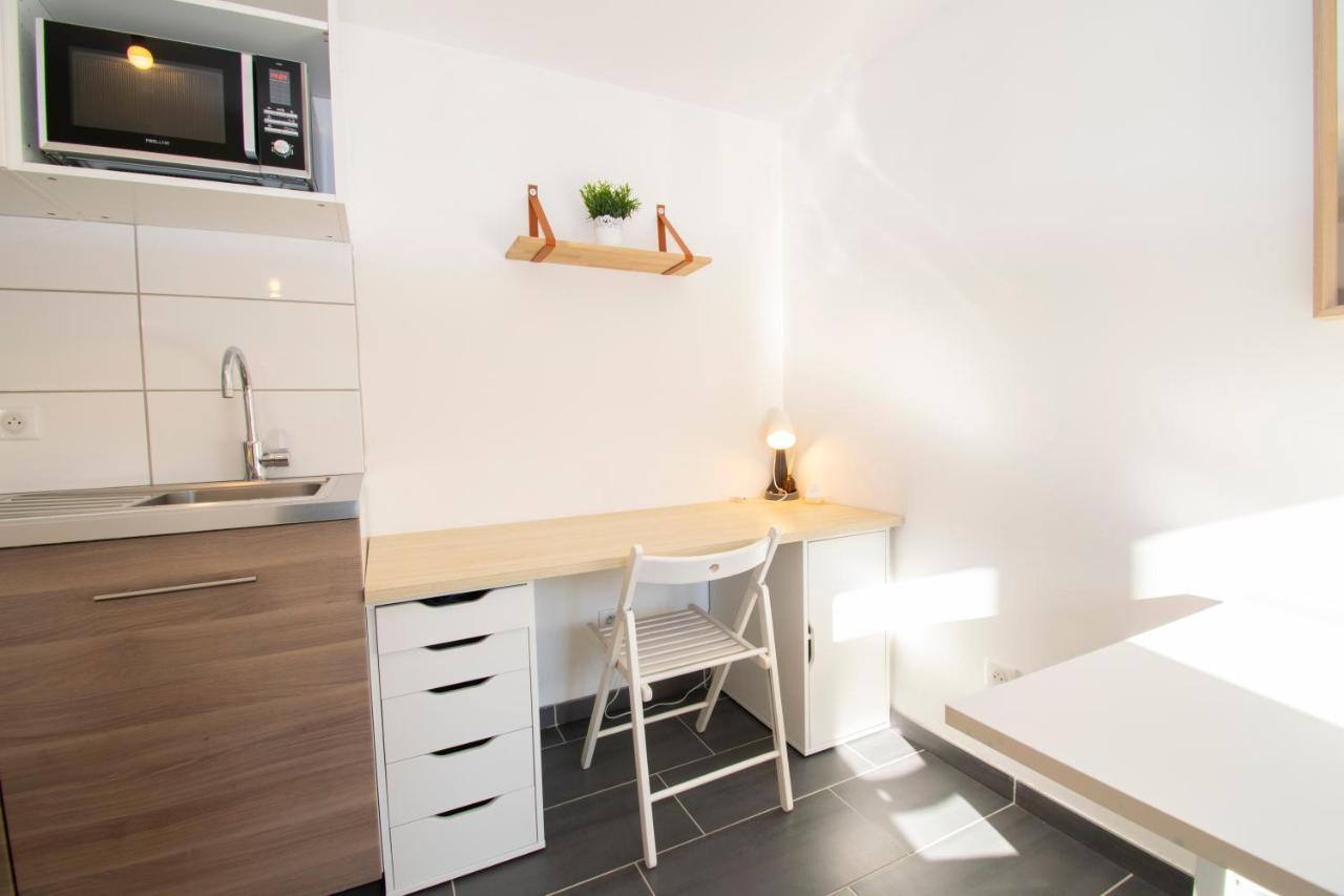 Studio 002 Neuf Proche Gare Tgv, A36 Et Hopital Apartment Botans Luaran gambar